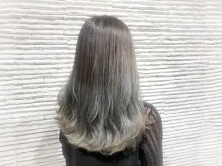 セミロング 嶋田 ゆきのヘアスタイル