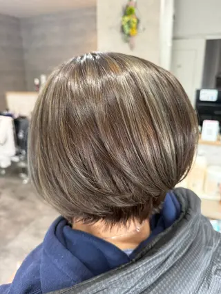 ショート カラー Glad   中嶋 政文のヘアスタイル