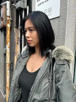 ミディアム hen所属・心斎橋/レイヤー/ ブリーチ/モエのヘアスタイル