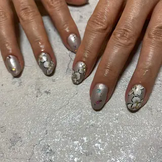 ネイル 岩本 真のネイルデザイン