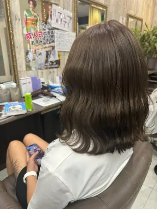 ミディアム 土屋朱理/ ハイトーンカラーのヘアスタイル