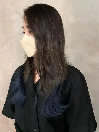 ロング カラー 岡田 恭明のヘアスタイル