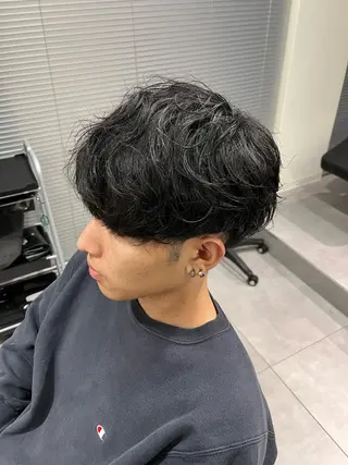 ミディアム パーマ メンズ 🐦‍🔥フェザーパ ーマ🐦‍🔥きるやのヘアスタイル