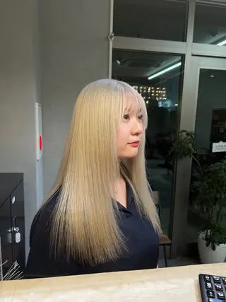 ロング カラー morrow by suntown所属・💙AKANE ショート、ウルフ💙のヘアスタイル