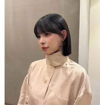 ミディアム ahnkism ELENAのヘアスタイル