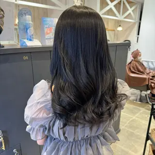 ロング 細沼 葵のヘアスタイル