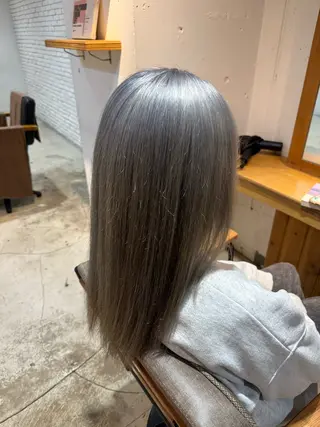ロング カラー 透明感カラーハイライ トモデル募集大浦偉央のヘアスタイル
