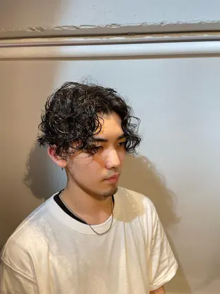 ショート パーマ 新宿スキンフェード 佐藤京介のヘアスタイル