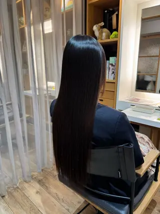 セミロング afloatkobe所属・美髪/髪質改善 川口凌弥のヘアスタイル