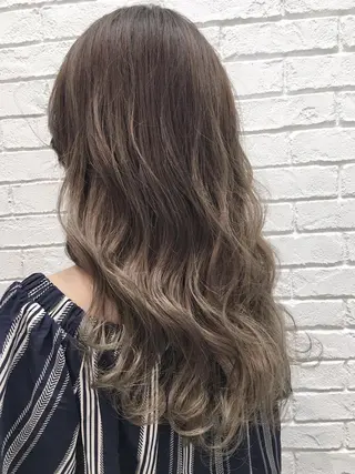 ロング 金丸 千里のヘアスタイル
