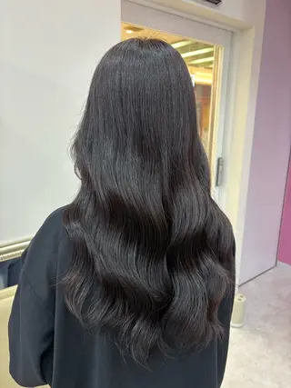 ロング カラー Hirona ベージュ/暖色カラーのヘアスタイル