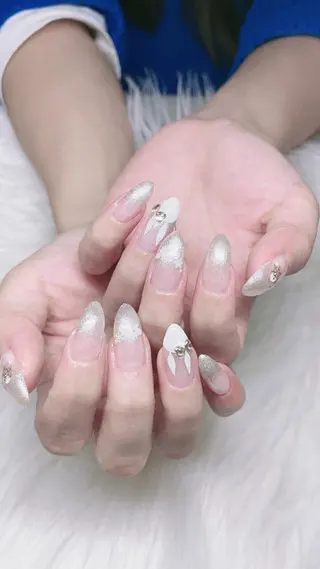 ネイル AngelChris ビューティーサロンのネイルデザイン