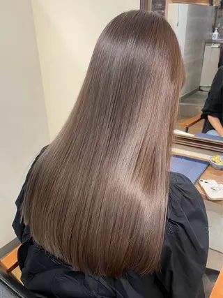 ロング カラー まろやかなベージュ 小池春樹のヘアスタイル