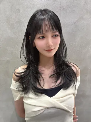 ミディアム Londnaitre MAHOのヘアスタイル