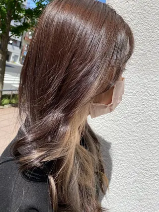 セミロング サイトウ ナツキのヘアスタイル