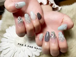 ロング ネイル Yakko pas á pasのネイルデザイン