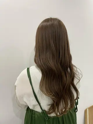 ロング カラー ニシザカ マナのヘアスタイル