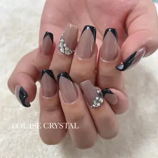 ネイル LOUISE CRYSTALのネイルデザイン