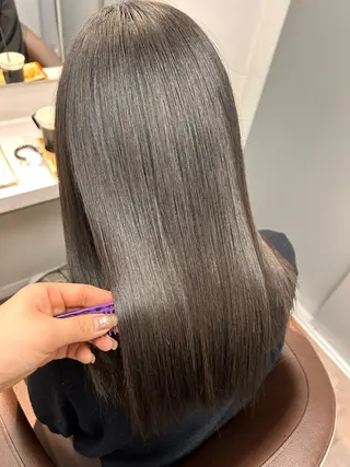 セミロング SALOWIN新宿三丁目 Frente店所属・薄田 珠美のヘアスタイル