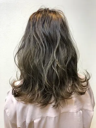 セミロング カラー 似合わせ レイヤー須川のヘアスタイル