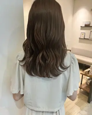 セミロング モテ髪🫧赤み消し カラー表参道きょうこのヘアスタイル