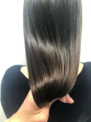 ロング ⭐️艶髪⭐️髪質改善 newi町田 山本のヘアスタイル