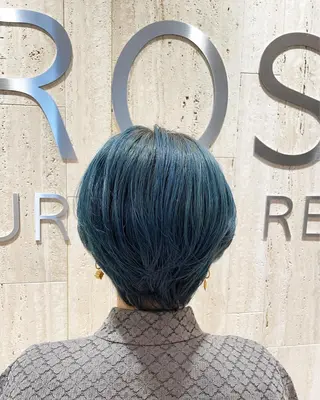 ショート カラー 高橋 芽衣のヘアスタイル