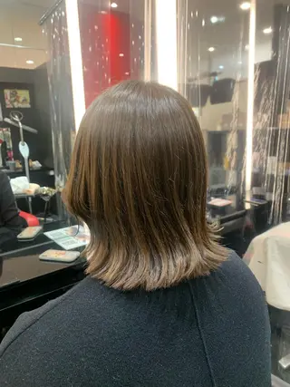 ミディアム カラー 艶髪/白髪ぼかし ヘッドスパ/大野結菜のヘアスタイル