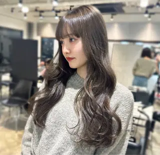 ロング カラー youres hair東新宿店所属・新宿⌇韓国風ヘア ⌇透明感カラーのヘアスタイル