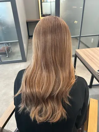 ロング カラー 🎀ririka🪻 艶髪/カラーリストのヘアスタイル