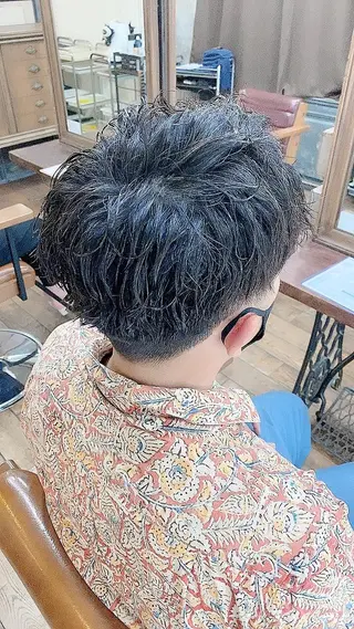 ショート パーマ メンズ 國分 伸也のヘアスタイル