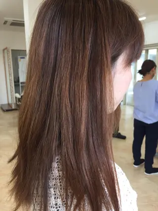 セミロング カラー 髪質改善・修復 成瀬由賀里のヘアスタイル