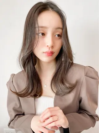 セミロング カラー kohana 🎀韓国ヘア🎀🤍のヘアスタイル