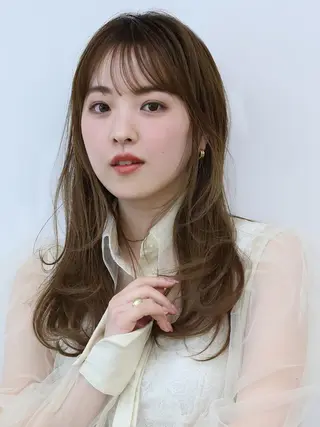セミロング 川上 春香のヘアスタイル