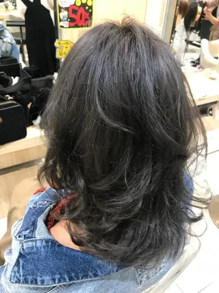 セミロング 縮毛矯正/髪質改善 継続する美髪のヘアスタイル