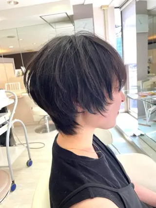 ショート カラー チーフデザイナー 西川凌史のヘアスタイル