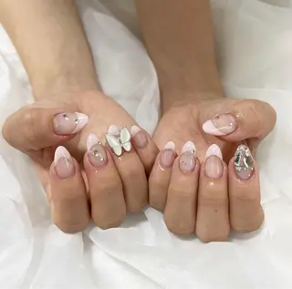 ネイル 𝓇𝒶𝓃𝒶𝓃 𝓃𝒶𝒾𝓁のネイルデザイン