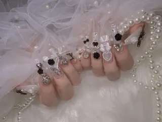 ネイル CHARIS yunaのネイルデザイン