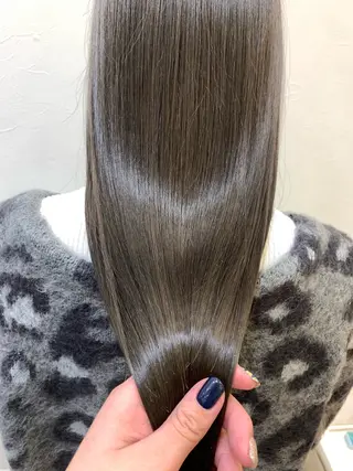ロング カラー D’asty梓川所属・山崎 夢奈のヘアスタイル