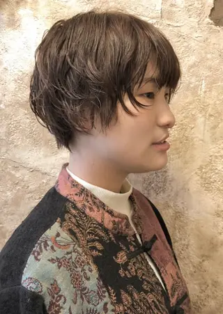 ショート カラー パーマ ブリーチ、パーマ 西部笑のヘアスタイル