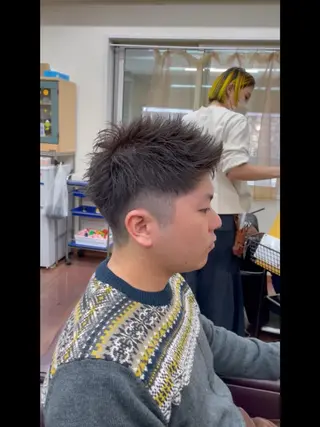 ショート カラー メンズ メンズパーマ 赤司 泰樹のヘアスタイル