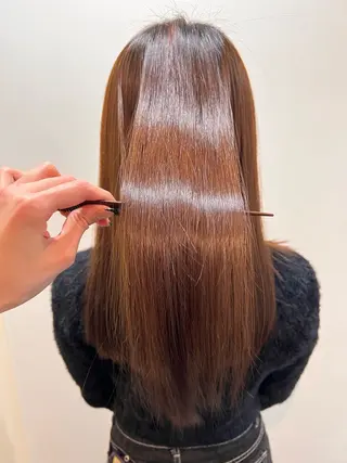 ロング アベ ナツミのヘアスタイル