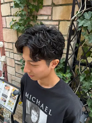 ショート パーマ メンズ 溝口 槙里也のヘアスタイル