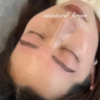 アイブロウ MASTARD SPA所属・MASTARD BROWの眉毛・アイブロウイメージ