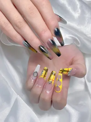 ネイル LEELA NAIL STUDIO所属・LEELA NAIL STUDIOのネイルデザイン