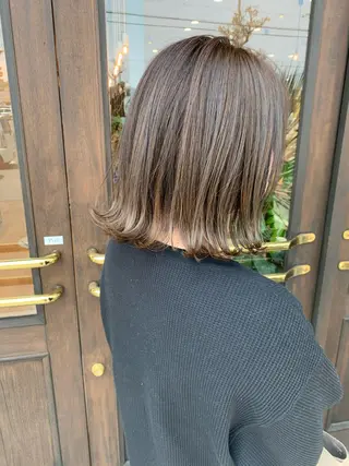 ミディアム カラー 吉原 由菜のヘアスタイル