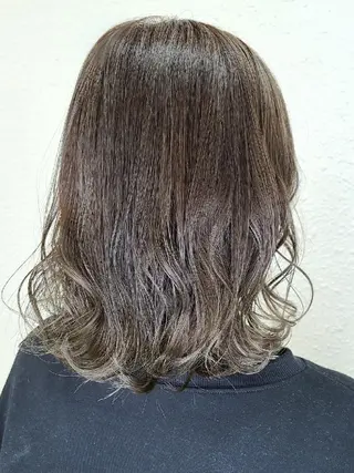 ミディアム ブリーチカラー🌈 嘉名 真樹のヘアスタイル