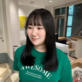 ロング カラー 安丸 結夏のヘアスタイル