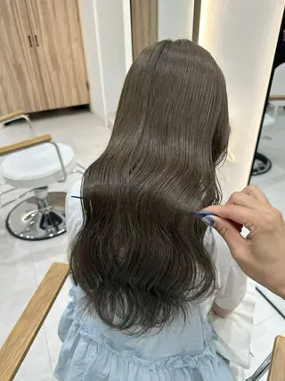 ロング カラー 赤み消し/オリーブ カーキ/福田れんのヘアスタイル