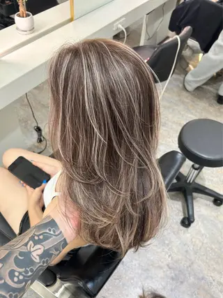 セミロング カラー レイヤーカット BLend 渋谷のヘアスタイル